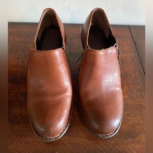 Born Elliott Clogs Booties Shoes Womens Size 7.5  Brown Leather Double Zip Up